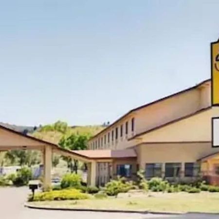 Super 8 By Wyndham Klamath Falls Luaran gambar