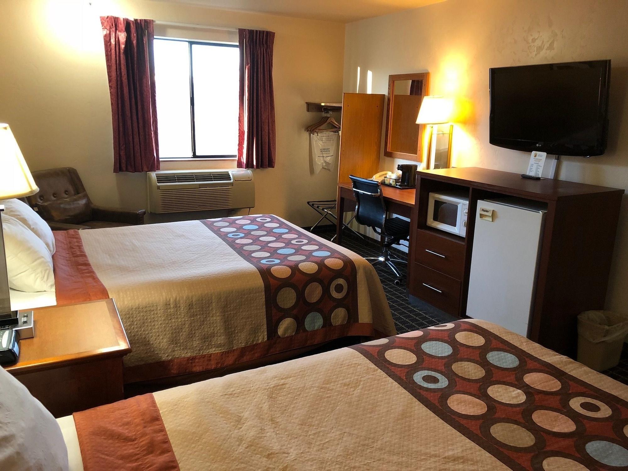 Super 8 By Wyndham Klamath Falls Luaran gambar